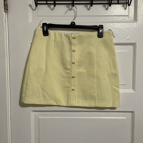 Zara Dresses & Skirts - Zara mini skirt size M